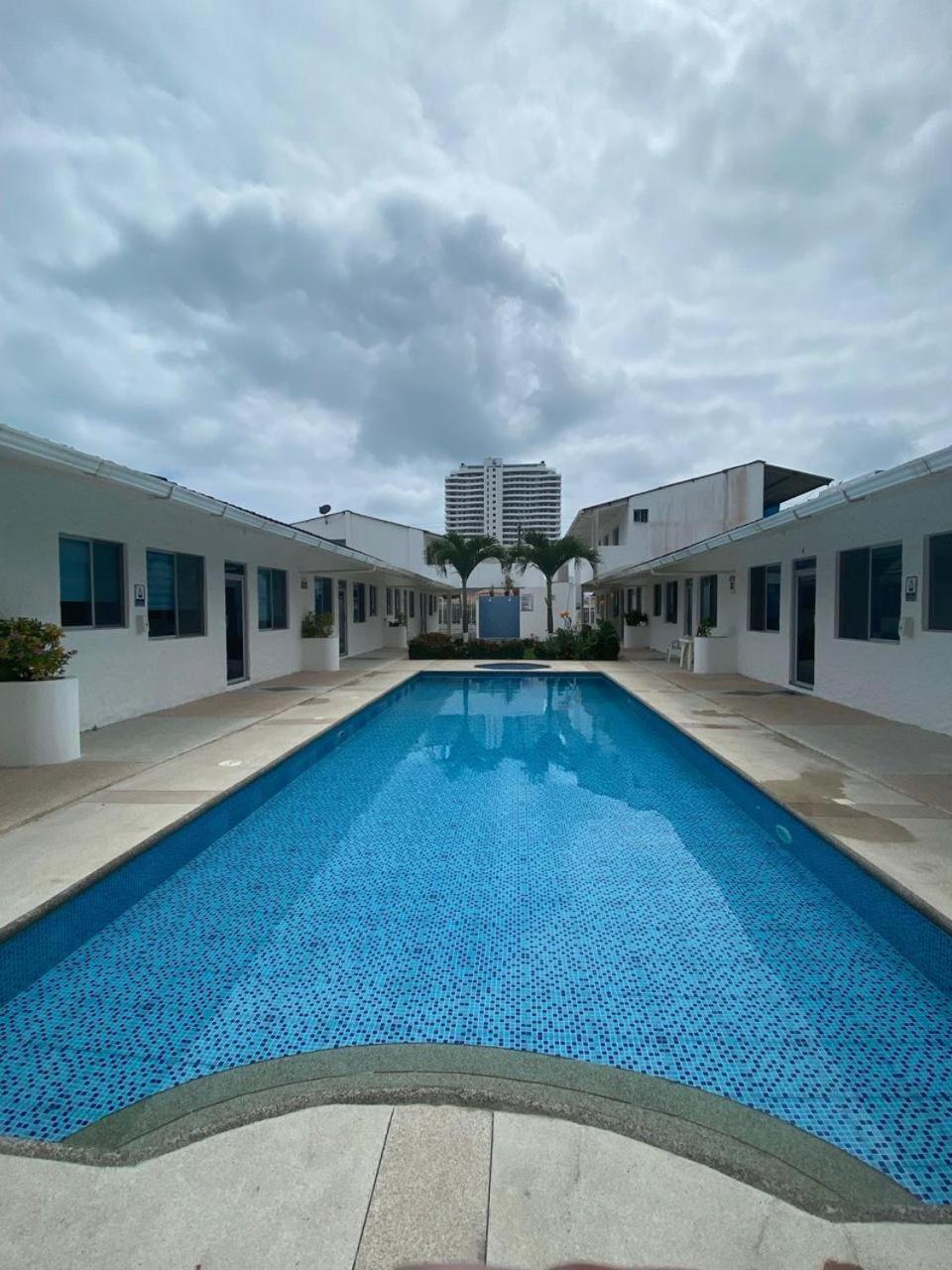 Vila Casa De Playa Cerca Al Mar Tonsupa Exteriér fotografie